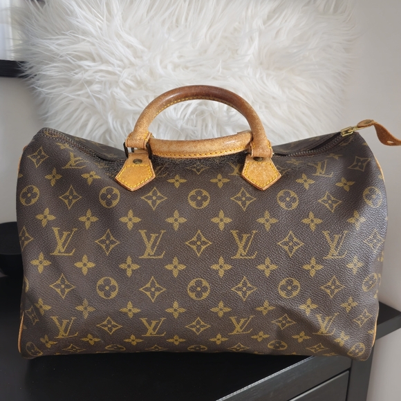 SOLD // Authentic Louis Vuitton Speedy 35 - Picture 2 of 10